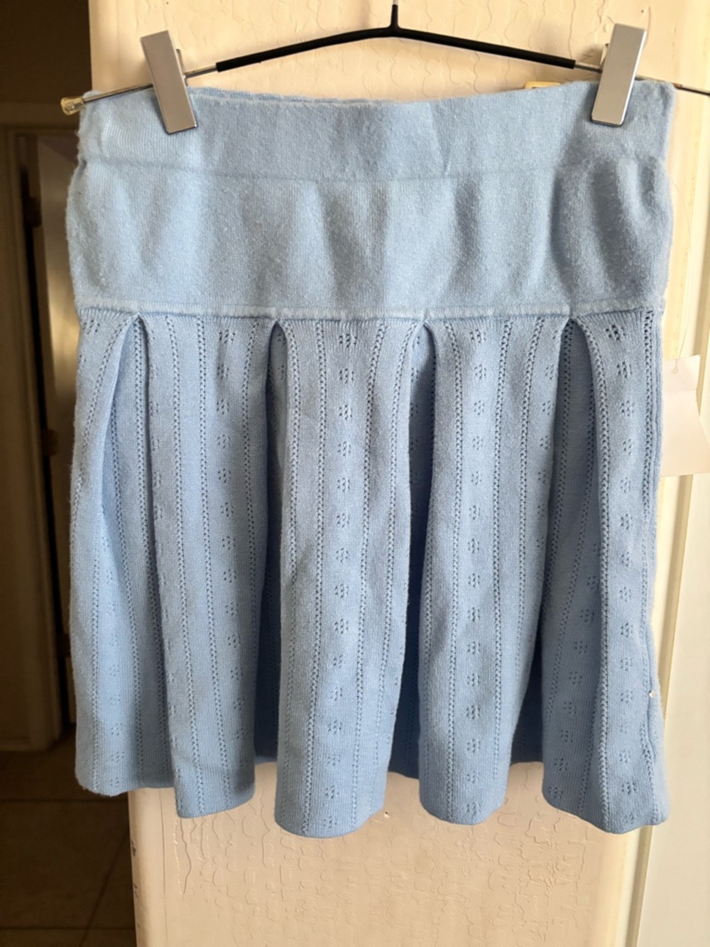 NWT Hippe Rose Sky Blue scalloped hem Knit Pleated sweater Skirt, Size Small